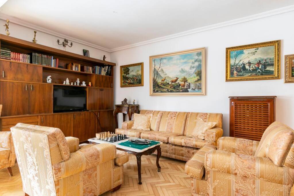 Piso Amplio Y Acogedor Apartment Madrid Exterior photo